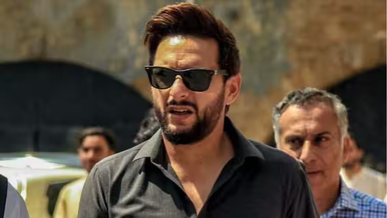 भारतविरोधी अफरीदीचं दुबईत जोरदार स्वागत; केरळच्या ‘त्या’ ग्रुपनं मागितली माफी, Video व्हायरल Afridi