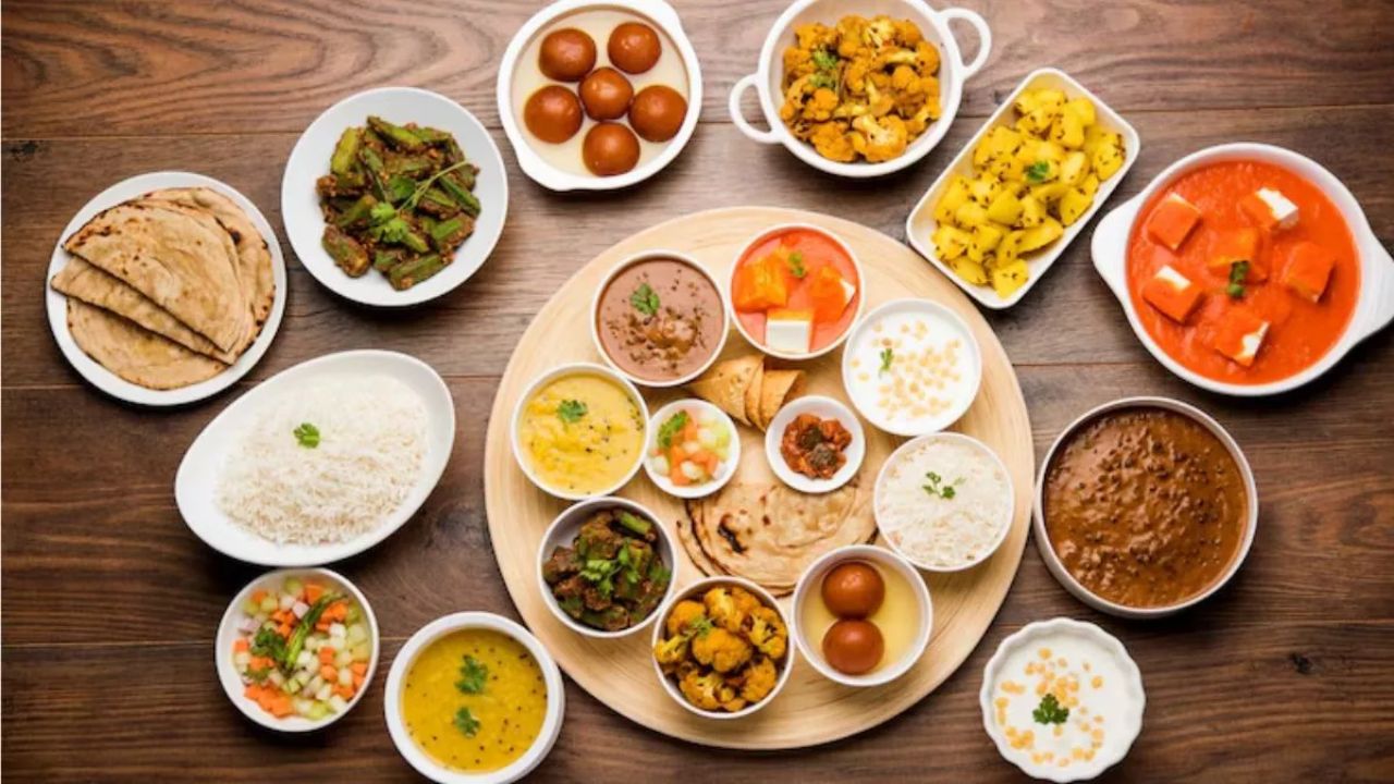 ‘झणझणीत मिसळ’, ‘छोले भटुरे’ अन् ‘स्वादिष्ट पराठा’, बेस्ट ब्रेकफास्ट यादीत 3 भारतीय डिश Indian Food