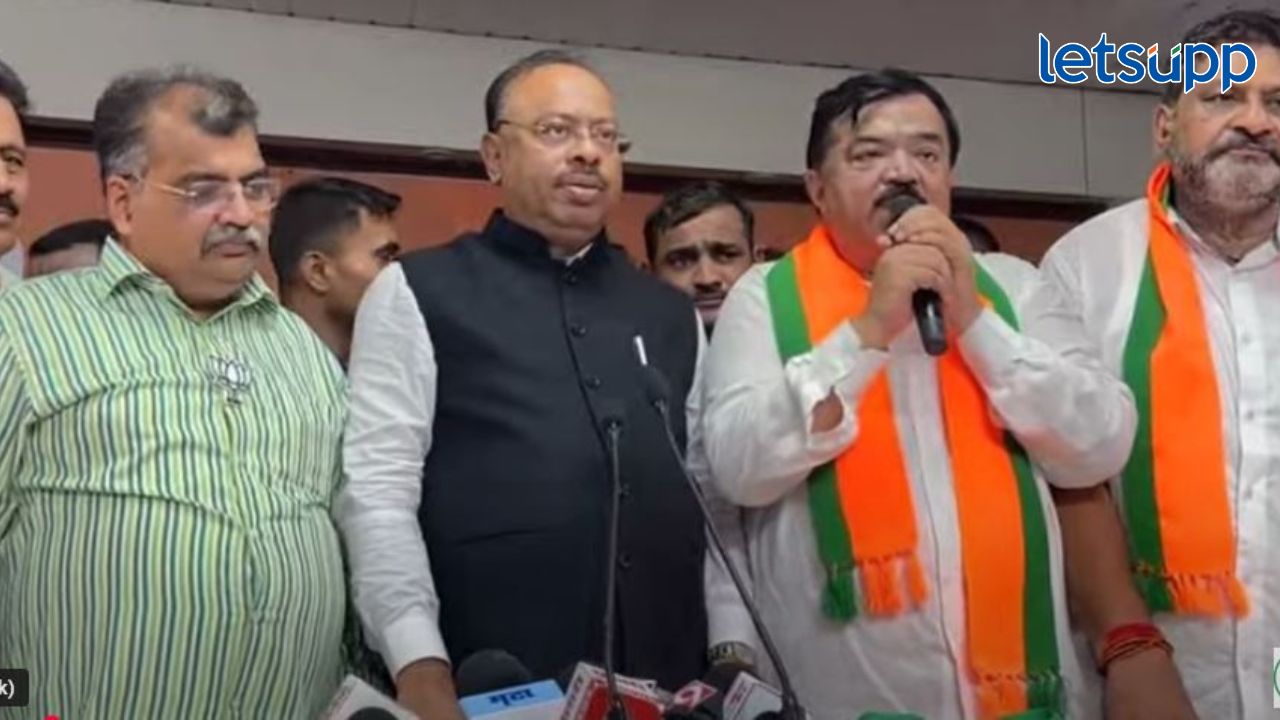 गिरीश महाजन खरंच संकटमोचक, आपत्तीत मार्ग काढतात; बडगुजरांकडून भाषणातच उल्लेख… Sudhakar Badgujar