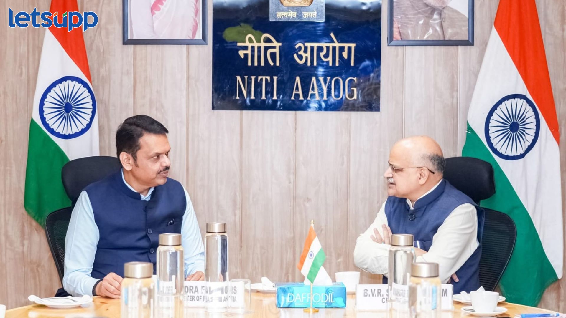 राज्यातील विकास प्रकल्पांसाठी मुख्यमंत्र्यांच्या दिल्लीत अनेक नेत्यांच्या भेटी Devendra Fadnavis Met Amit Shah