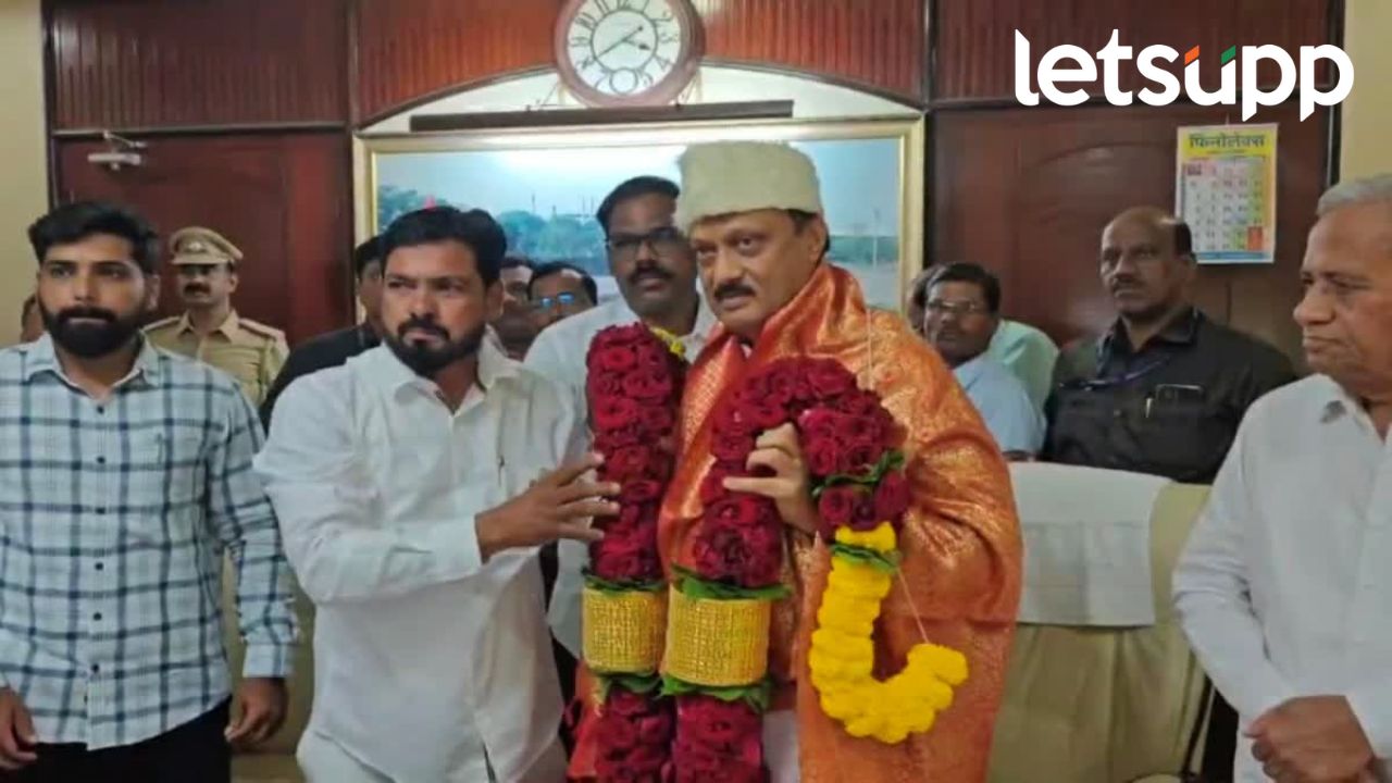 माळेगाव कारखान्या’च्या चेअरमनपदी निवड होताच अजित पवार अपात्र?, विरोधकांचा आक्षेप काय? माळेगाव कारखान्या'च्या चेअरमनपदी निवड होताच अजित पवार अपात्र?, विरोधकांचा आक्षेप काय?