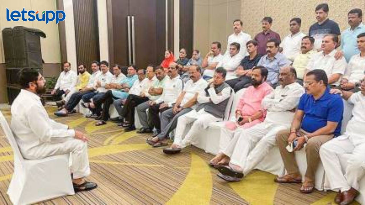 मंत्री अन् आमदारांच्या रोजच्या प्रकरणांनी शिंदे बेजार; बैठक बोलावून सक्त निर्देश देत टोचले कान मंत्री अन् आमदारांच्या रोजच्या प्रकरणांनी शिंदे बेजार; बैठक बोलावून सक्त निर्देश देत टोचले कान