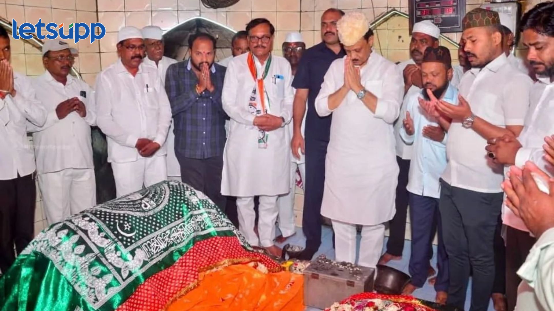शेख महंमद मंदीर समिती आणि दर्गाह ट्रस्ट यांच्यात धुमसत असलेला वाद अजित पवार यांच्यासमोर उफाळला.. Ajit Pawar