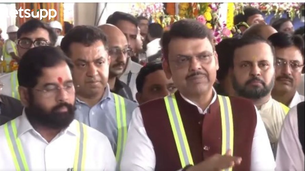 ठाणेकर आता मोकळा श्वास घेणार; CM फडणवीसांनी घेतली मेट्रो 4 ची ट्रायल, शिंदेंचं खास कौतूक… Untitle 2025 09 22T124515.076
