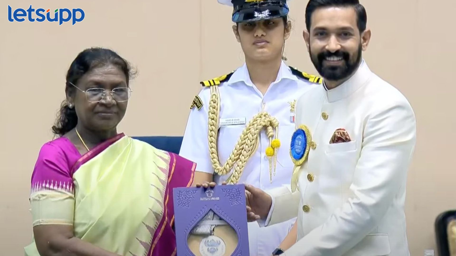 राष्ट्रपती भवनात ’12th फेल’ चित्रपटासाठी विक्रांत मेस्सीला राष्ट्रीय पुरस्कार