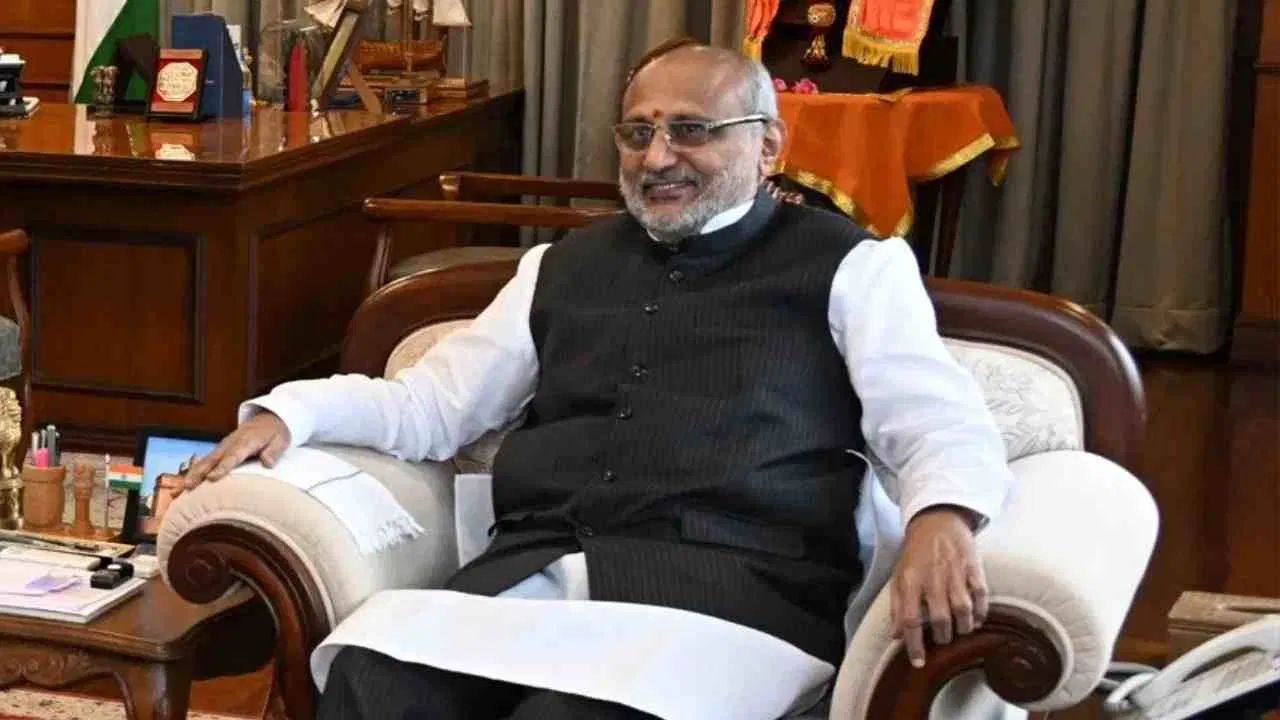 मोठी बातमी! सीपी राधाकृष्णन देशाचे नवे उपराष्ट्रपती; निवडणुकीत इंडिया आघाडीची मते फुटली Cp Radhakrishnan
