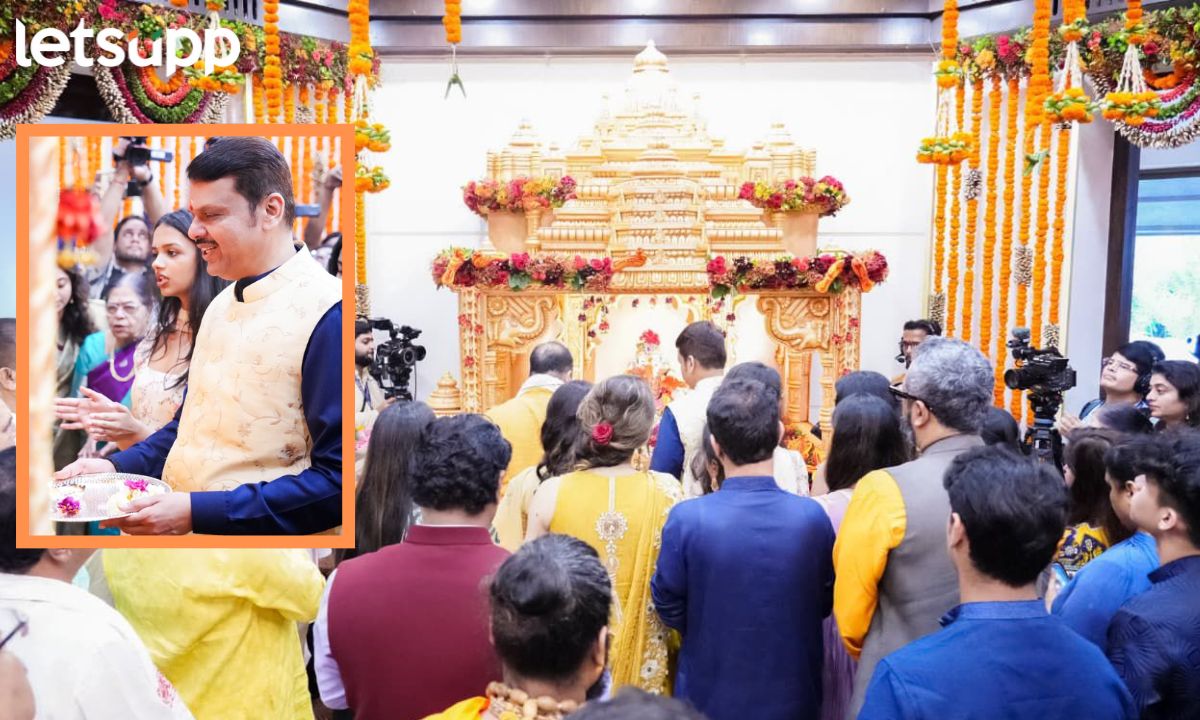 मुख्यमंत्री देवेंद्र फडणवीसांचे गणरायाला साकडे; जनतेची चिंता-विघ्ने दूर करण्याची बाप्पाला प्रार्थना CM Fadnvis doing Aarti