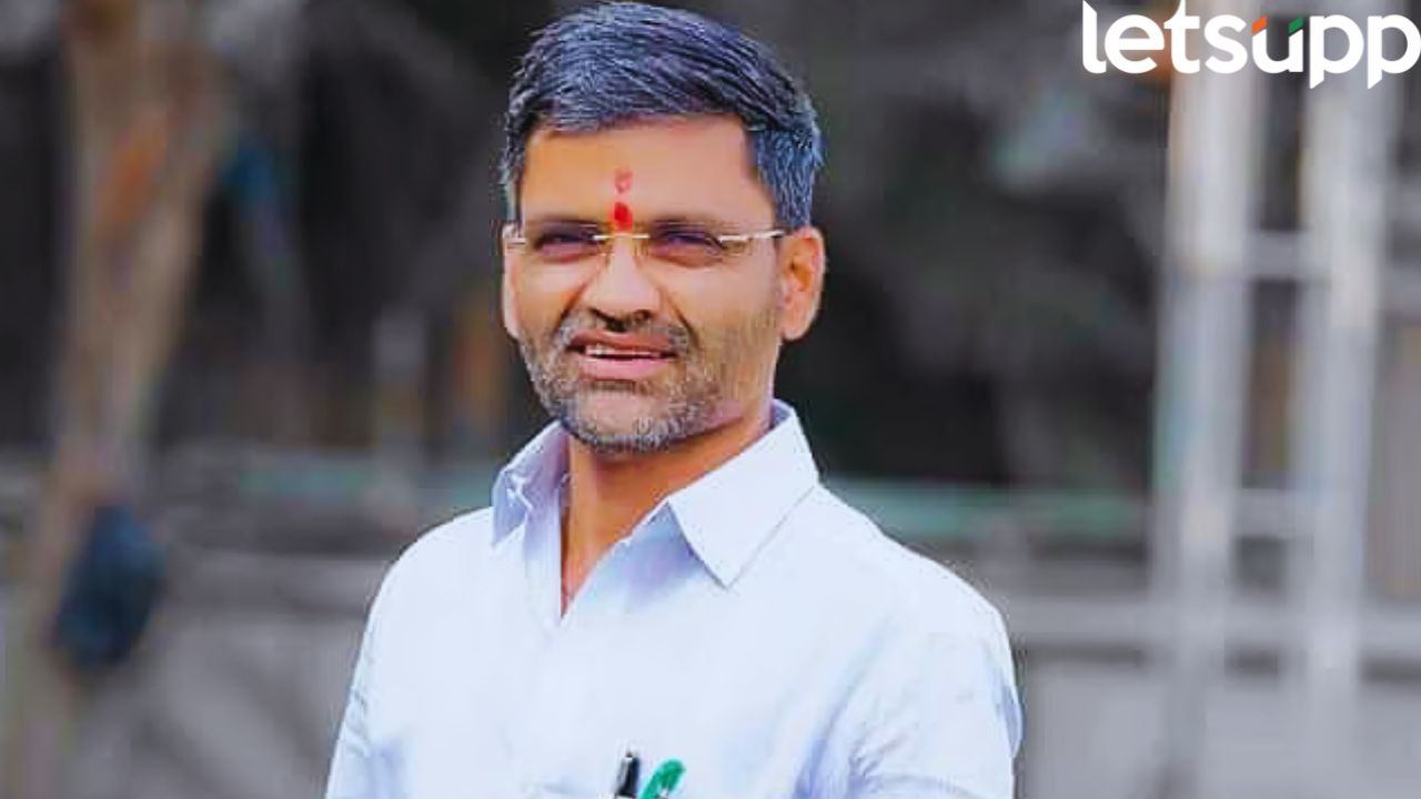शरद पवार पक्षाची ‘काळी दिवाळी’! शेतकऱ्यांच्या न्यायासाठी निलेश लंकेंच्या नेतृत्वाखाली आंदोलन Nilesh Lanke News