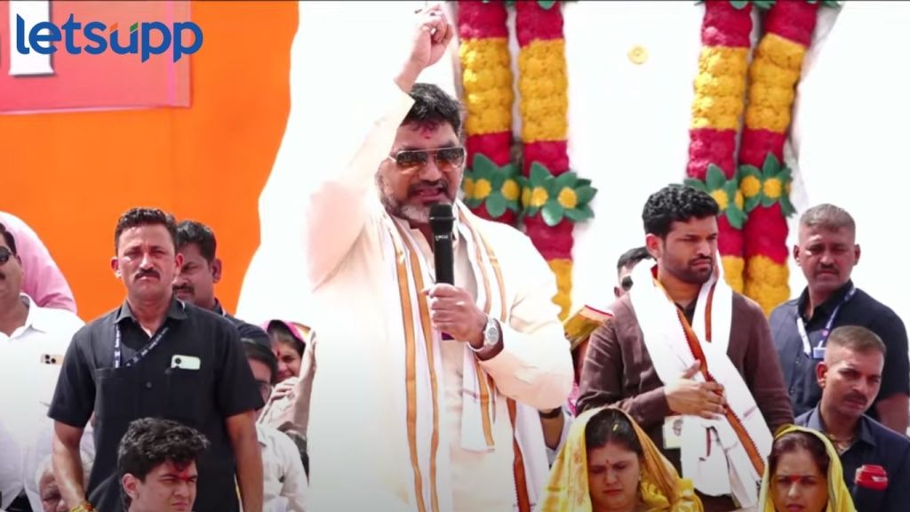 pankaja munde dasara melava Dhananjay Munde on maratha leader